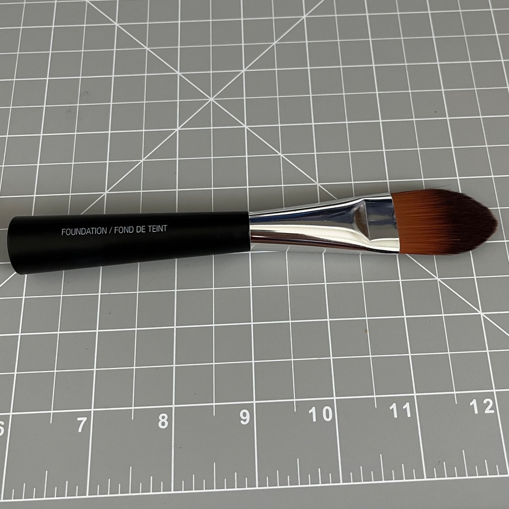 THE BODY SHOP Foundation Brush